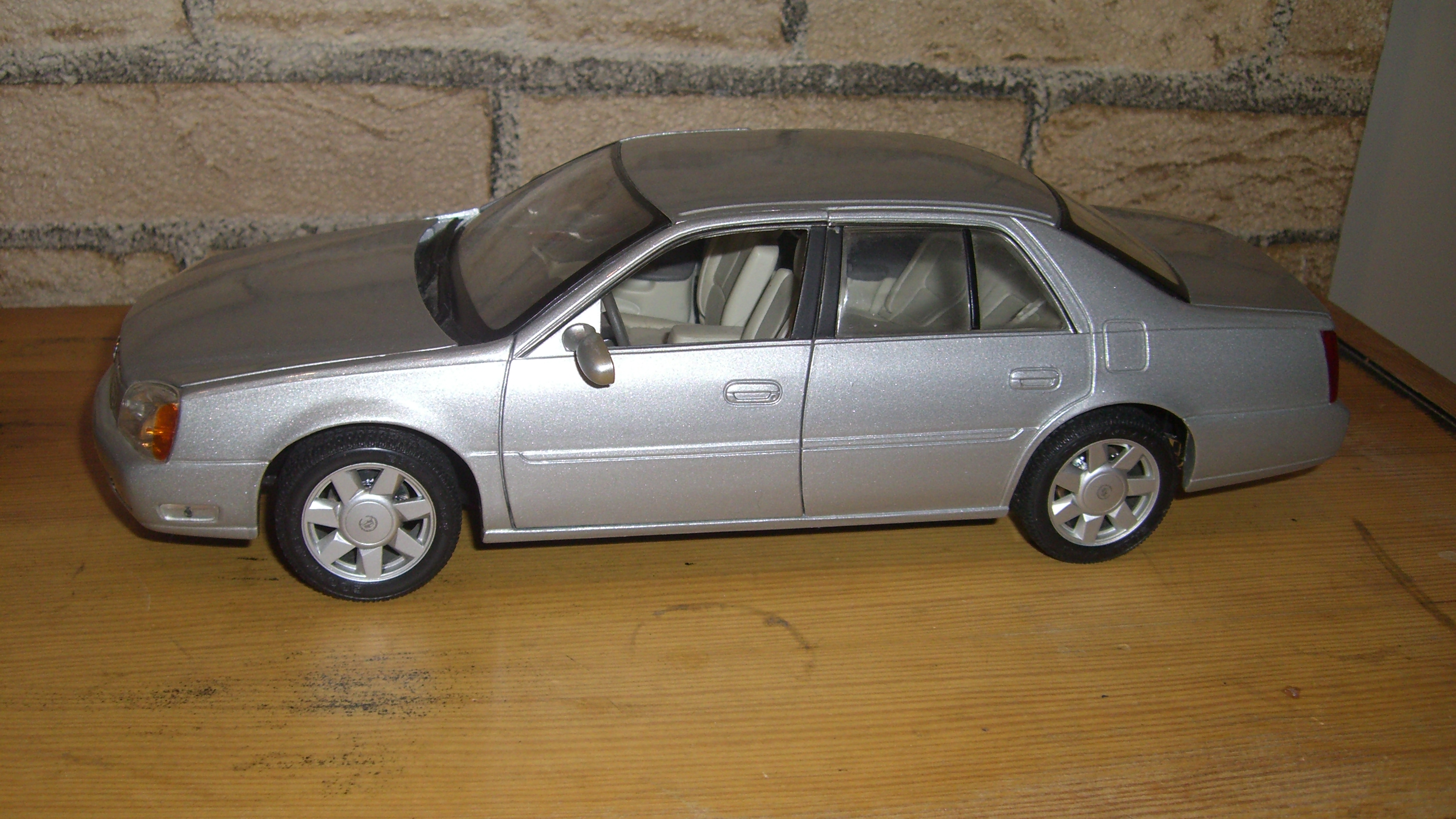 Cadillac 2000 De Ville-neu